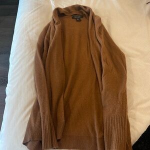 TAHARI CASHMERE SWEATER